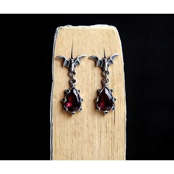 New! Gothic Ornate Bat Jeweled Dangle Earrings Jewelry! - Picture 2 of 4